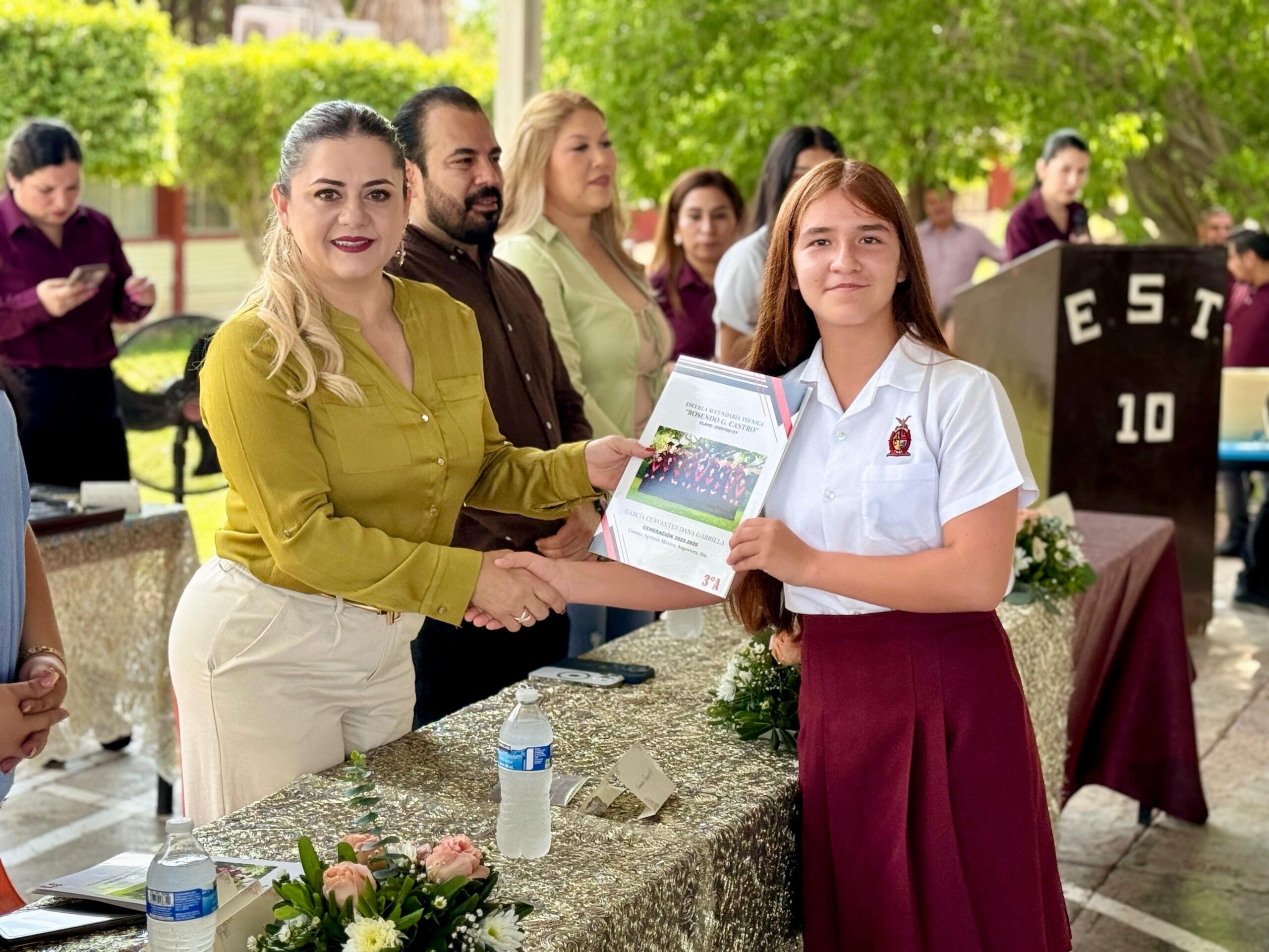 Nuestro Presidente Municipal Alberto "El Capy” Rivera felicita con gran orgullo a los graduados del ciclo escolar 2023 - 2026